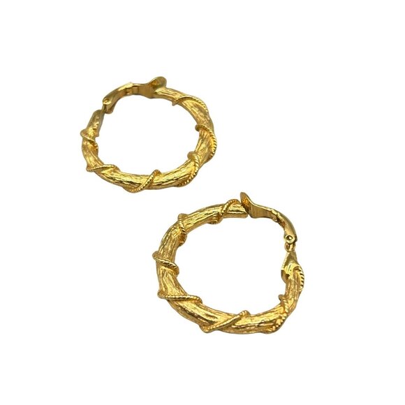 Vintage Clip On Hoop Earrings Gold Tone Textured Irregular Rope Design - Picture 1 of 7
